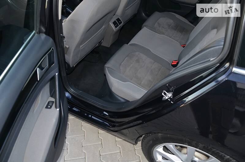 Універсал Volkswagen Golf 2016 в Чернівцях