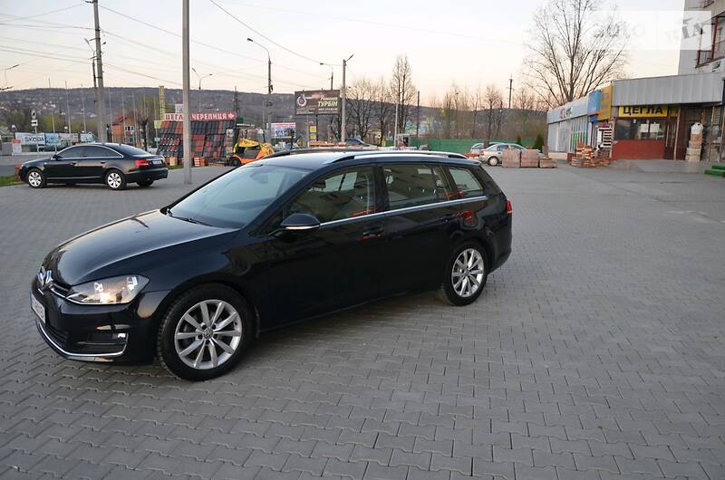 Універсал Volkswagen Golf 2016 в Чернівцях