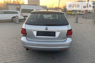 Універсал Volkswagen Golf 2010 в 