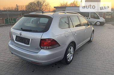 Універсал Volkswagen Golf 2010 в 