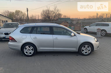 Універсал Volkswagen Golf 2010 в 