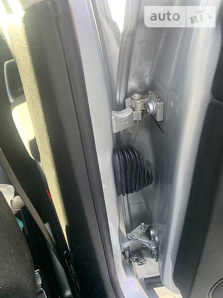 Хэтчбек Volkswagen Golf 2002 в Ивано-Франковске фото 13 Хэтчбек Volkswagen Golf 2002 в Ивано-Франковске