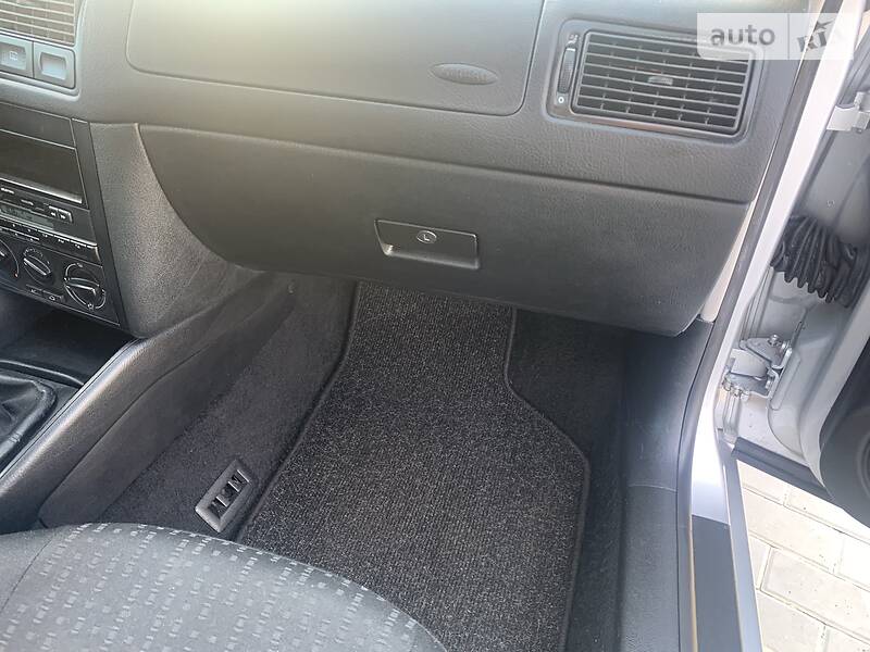 Хэтчбек Volkswagen Golf 2002 в Ивано-Франковске фото 66 Хэтчбек Volkswagen Golf 2002 в Ивано-Франковске