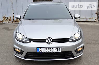 Хетчбек Volkswagen Golf 2013 в 