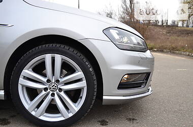 Хетчбек Volkswagen Golf 2013 в 