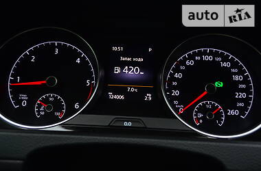 Хетчбек Volkswagen Golf 2013 в 