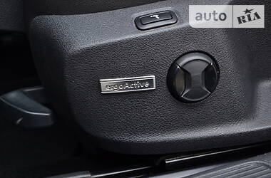 Хетчбек Volkswagen Golf 2013 в 