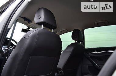 Хетчбек Volkswagen Golf 2013 в 
