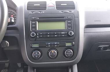 Хетчбек Volkswagen Golf 2005 в 