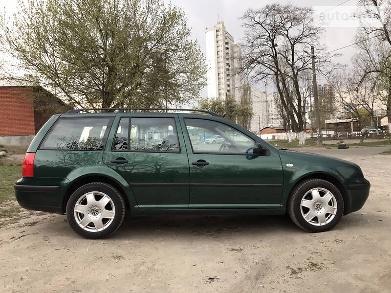Універсал Volkswagen Golf 2001 в 