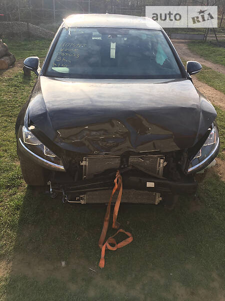Хетчбек Volkswagen Golf 2018 в 
