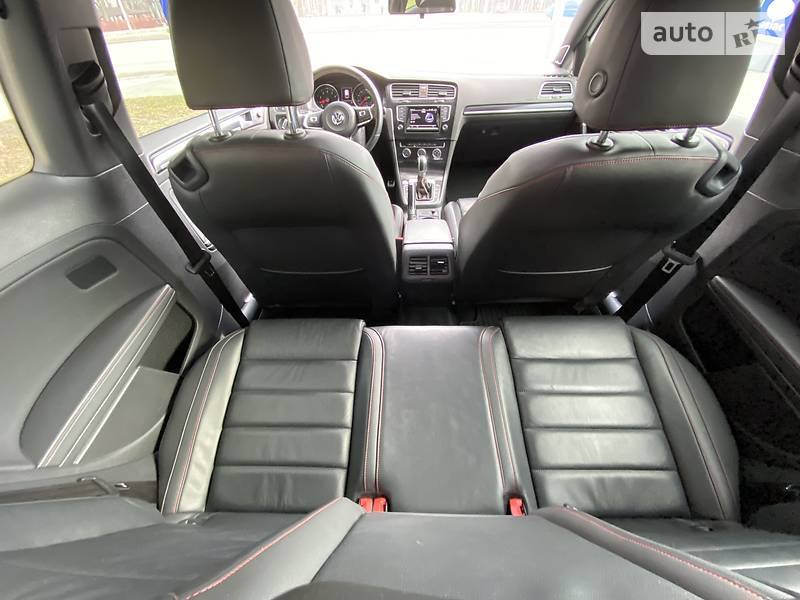 Хетчбек Volkswagen Golf 2014 в Дніпрі