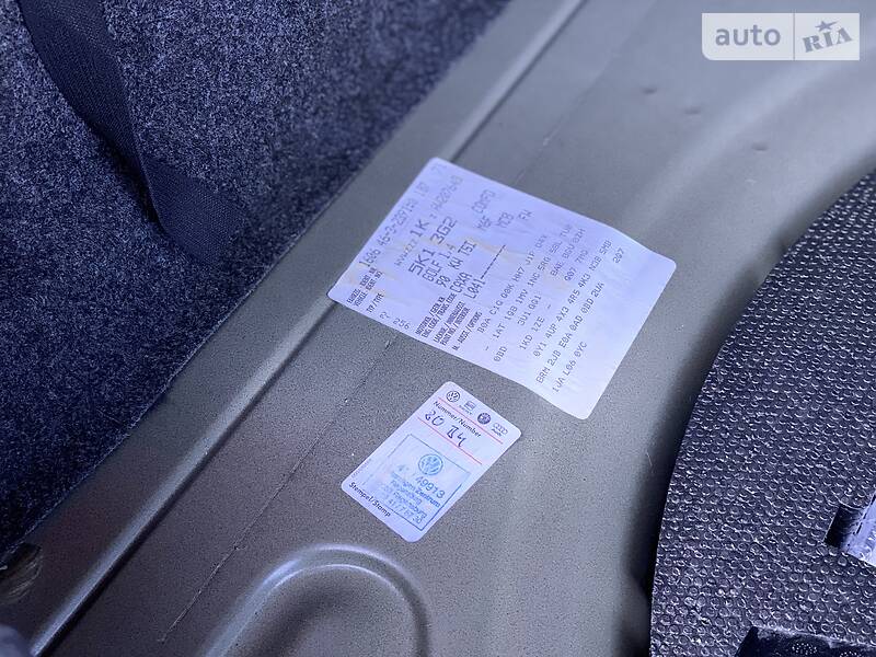 Хетчбек Volkswagen Golf 2009 в Рівному