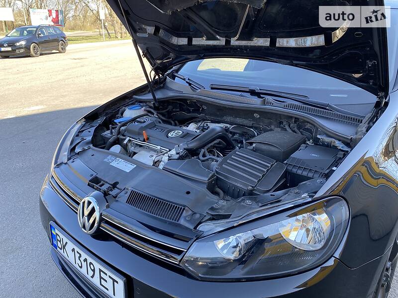 Хетчбек Volkswagen Golf 2009 в Рівному