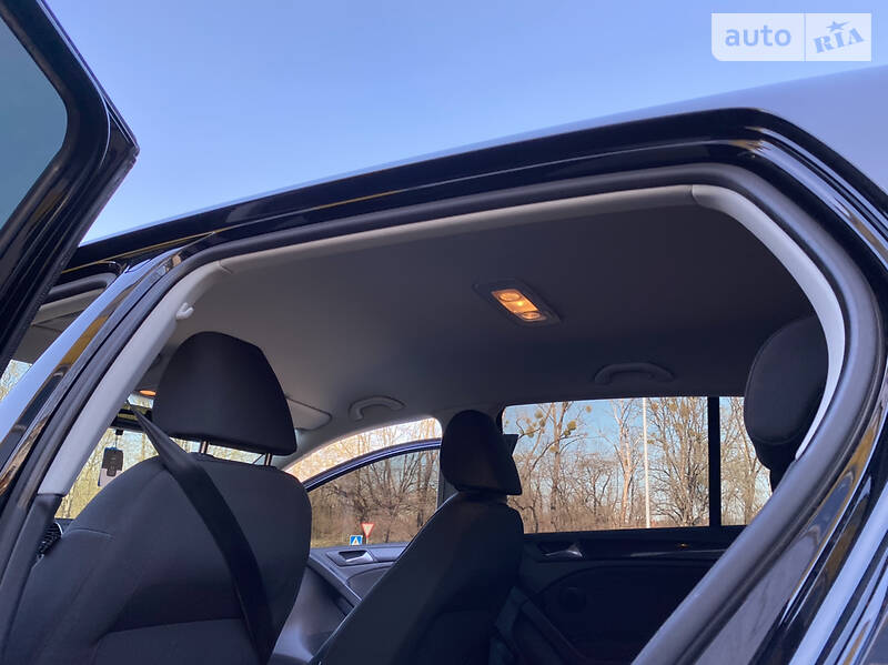 Хетчбек Volkswagen Golf 2009 в Рівному