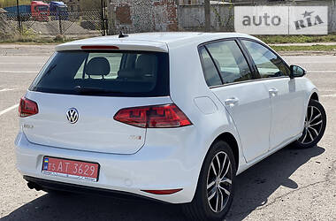 Хэтчбек Volkswagen Golf 2015 в Ровно