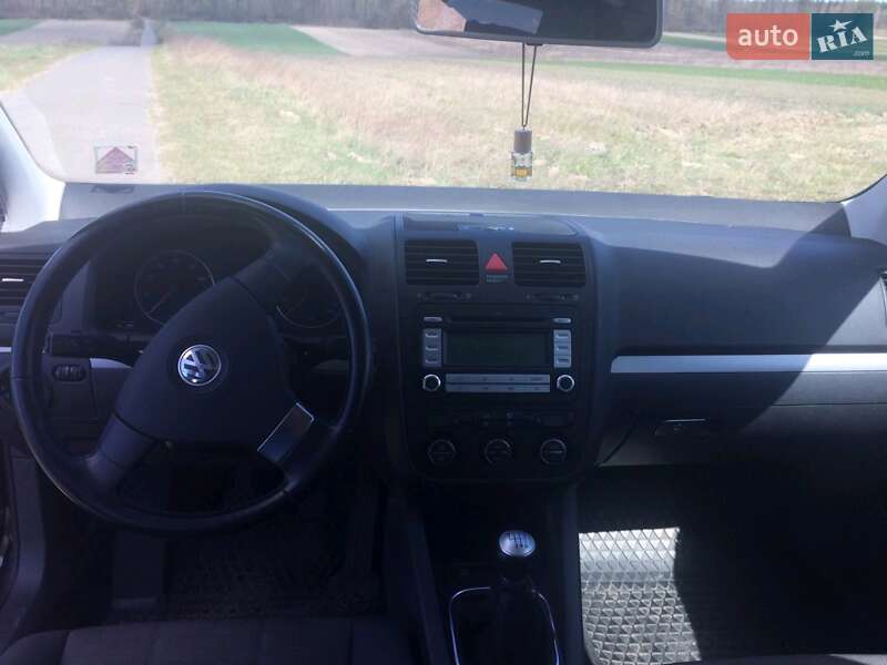 Хэтчбек Volkswagen Golf 2007 в Вараше фото 11 Хэтчбек Volkswagen Golf 2007 в Вараше