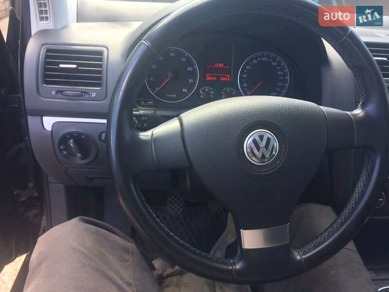 Хэтчбек Volkswagen Golf 2007 в Вараше фото 22 Хэтчбек Volkswagen Golf 2007 в Вараше