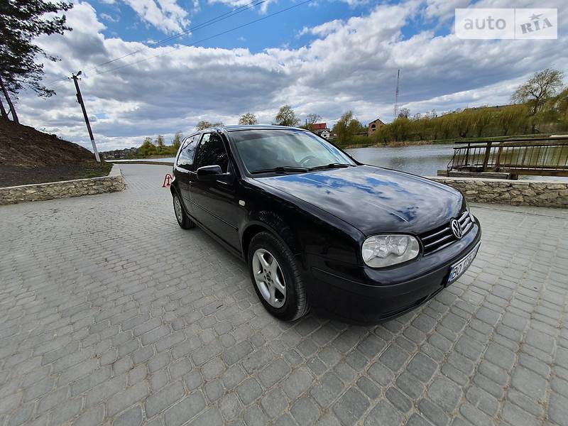 Хетчбек Volkswagen Golf 1999 в Шумську