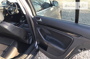 Універсал Volkswagen Golf 2014 в 