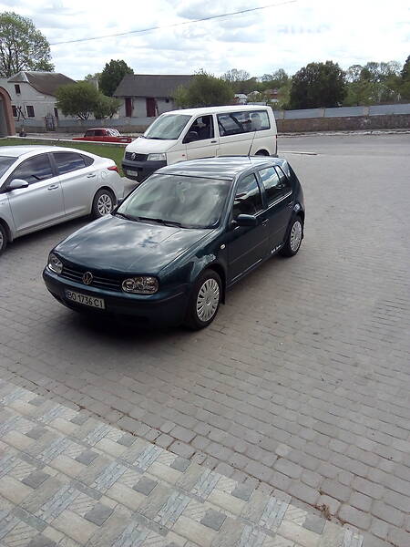 Хетчбек Volkswagen Golf 2000 в Підволочиську
