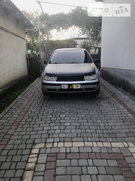 Седан Volkswagen Golf 1998 в Мукачево