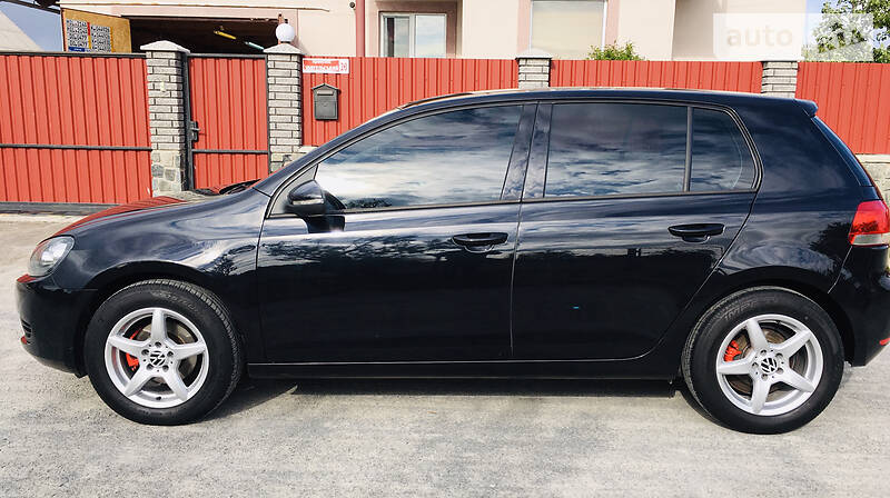 Хетчбек Volkswagen Golf 2009 в Звягелі