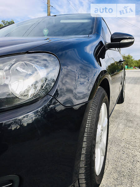 Хетчбек Volkswagen Golf 2009 в Звягелі