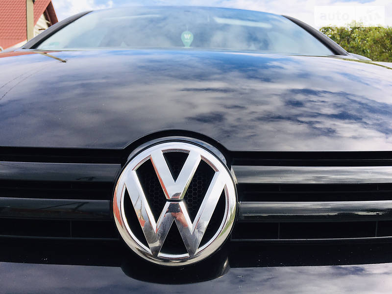 Хетчбек Volkswagen Golf 2009 в Звягелі
