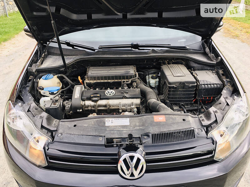 Хетчбек Volkswagen Golf 2009 в Звягелі