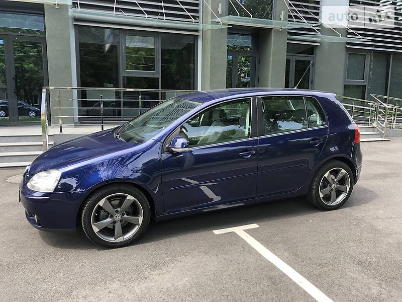 Хетчбек Volkswagen Golf 2006 в Вінниці