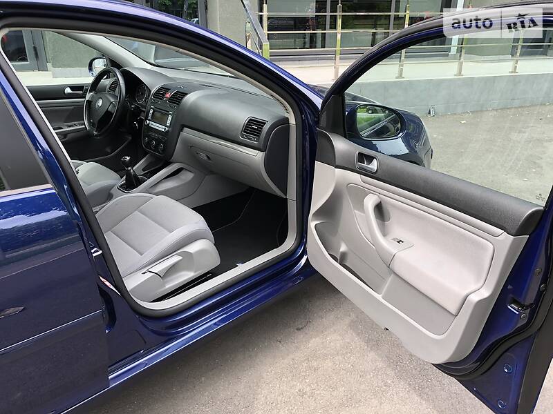 Хетчбек Volkswagen Golf 2006 в Вінниці