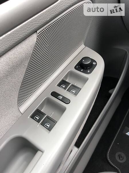 Хетчбек Volkswagen Golf 2006 в Вінниці