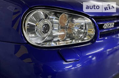 Хетчбек Volkswagen Golf 2002 в 