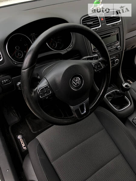Хетчбек Volkswagen Golf 2010 в Івано-Франківську