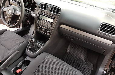 Універсал Volkswagen Golf 2010 в 