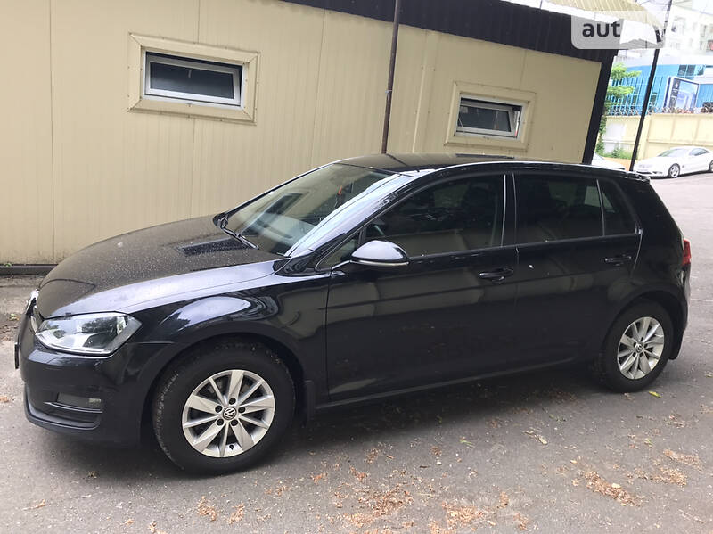 Хетчбек Volkswagen Golf 2014 в Києві