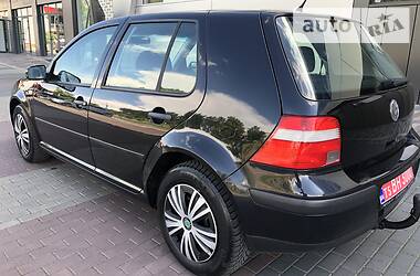 Хетчбек Volkswagen Golf 2002 в 