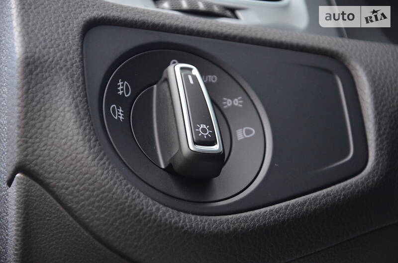 Універсал Volkswagen Golf 2015 в Луцьку