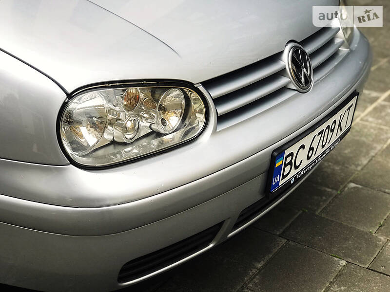 Хетчбек Volkswagen Golf 2003 в Стрию