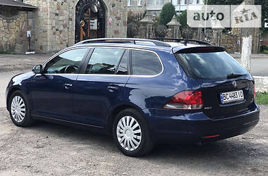 Універсал Volkswagen Golf 2012 в 