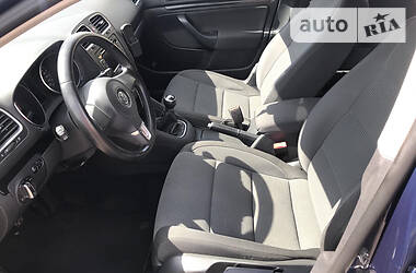 Універсал Volkswagen Golf 2012 в 