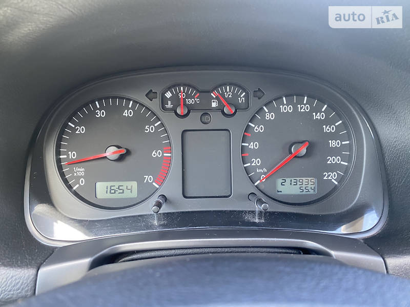 Хетчбек Volkswagen Golf 2002 в Луцьку