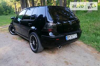 Хэтчбек Volkswagen Golf 2000 в Тростянце