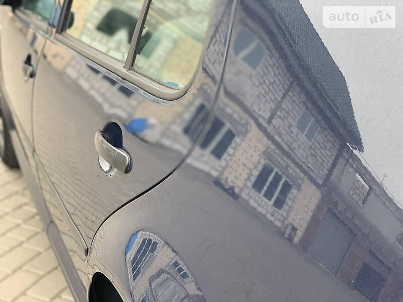 Хетчбек Volkswagen Golf 2001 в Старокостянтинові