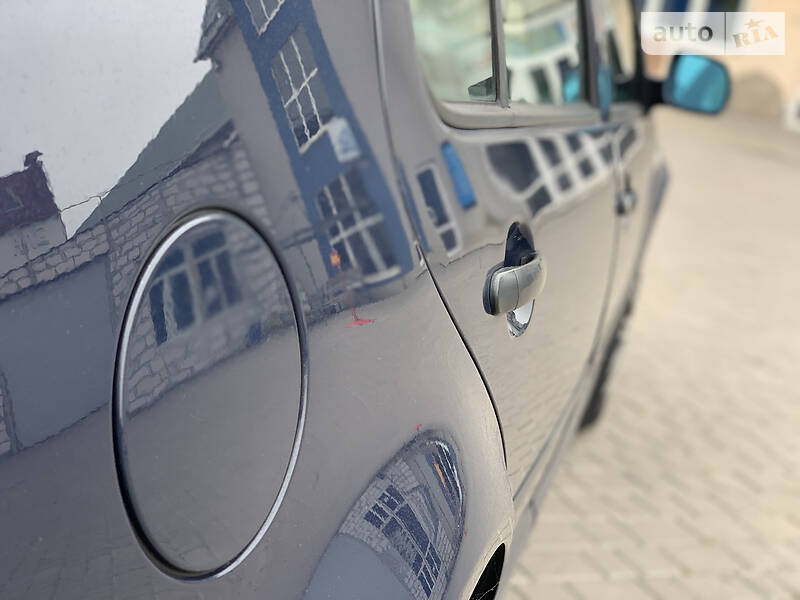 Хетчбек Volkswagen Golf 2001 в Старокостянтинові