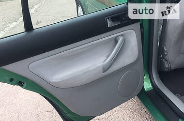 Універсал Volkswagen Golf 2001 в 