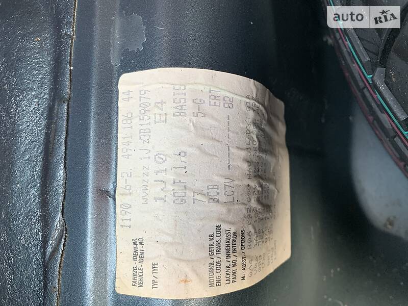 Хетчбек Volkswagen Golf 2003 в Калуші