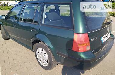 Універсал Volkswagen Golf 2000 в 