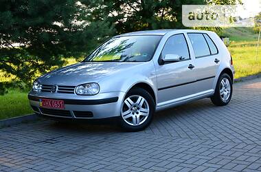 Хетчбек Volkswagen Golf 2001 в 